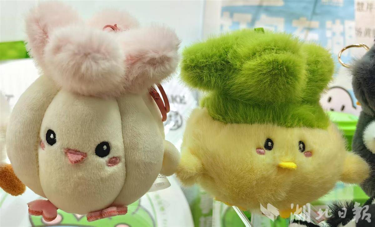 抖音話題播放量超2.2億次、日銷超萬只 武漢“蒜鳥”何以爆紅？